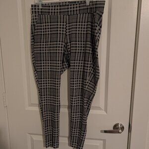 Torrid Size 1 Black and Gray Stripped Leggings